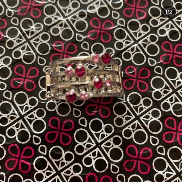 Ring - Picture 1 of 2